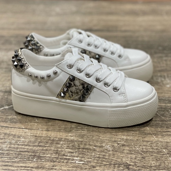Steve Madden Shoes - Steve Madden Escala-S Gold White Leather Platform Studded Snake Print Women’s 5